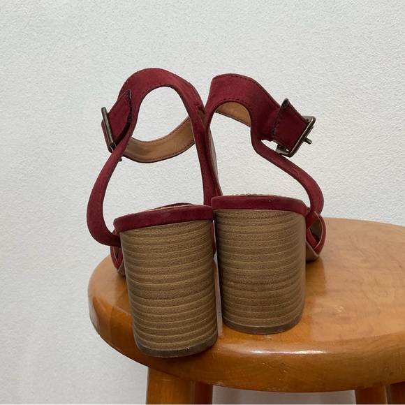 Universal Thread Red Suede Open Toe Block Heel Ankle Strap Size 8 - Picture 4 of 7
